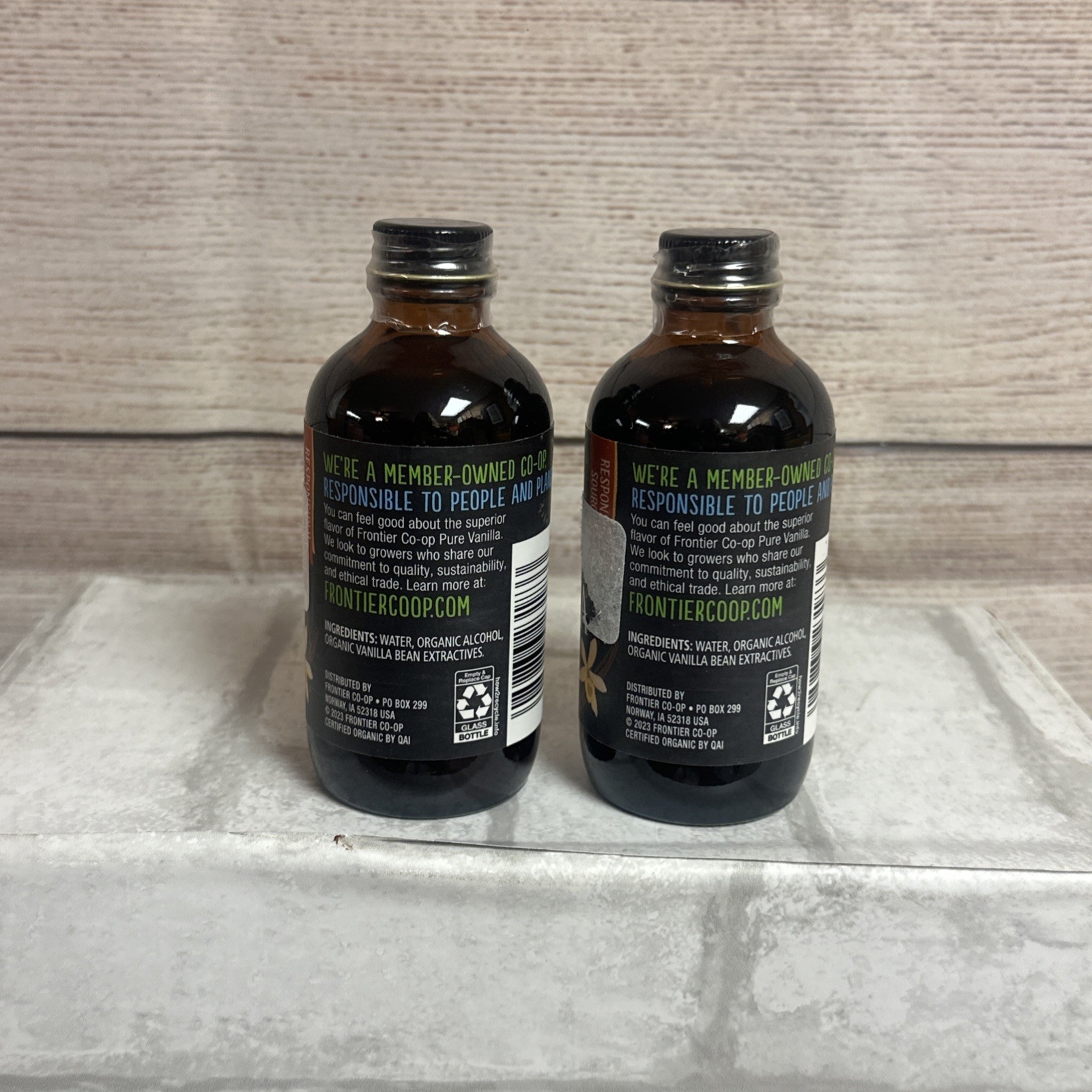 Pure Organic Vanilla Extract Frontier Coop 4 fl oz Exp 09/28 New/Sealed Lot Of 2 gallery
