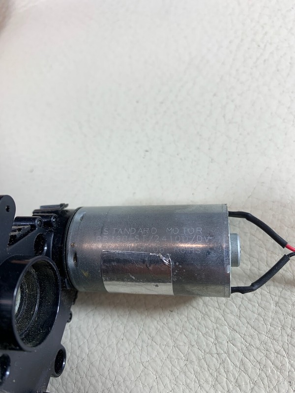 Roomba Cleaning Head Module Brush Motor and Gears i1 i3 i4 i5 i6 i7 i8 j7 j8 e6 gallery