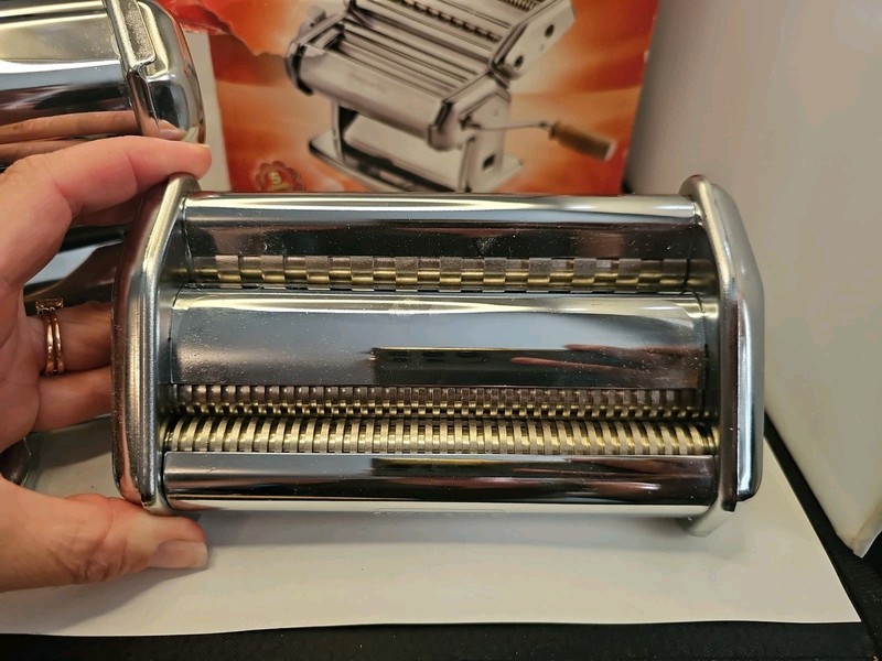Imperia Pasta Maker Machine- 100% Made in Italy, Heavy Duty Steel - LIGHTLY USED gallery