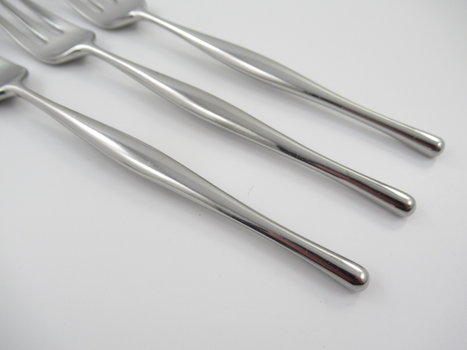 3 Dinner Forks DESIGN 3 Lauffer, Towle Satin 18/8 Stainless Steel Japan gallery