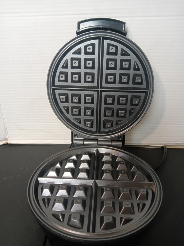 Oster Belgian Waffle Maker Stainless Steel Housing/Non Stick New Open Box gallery