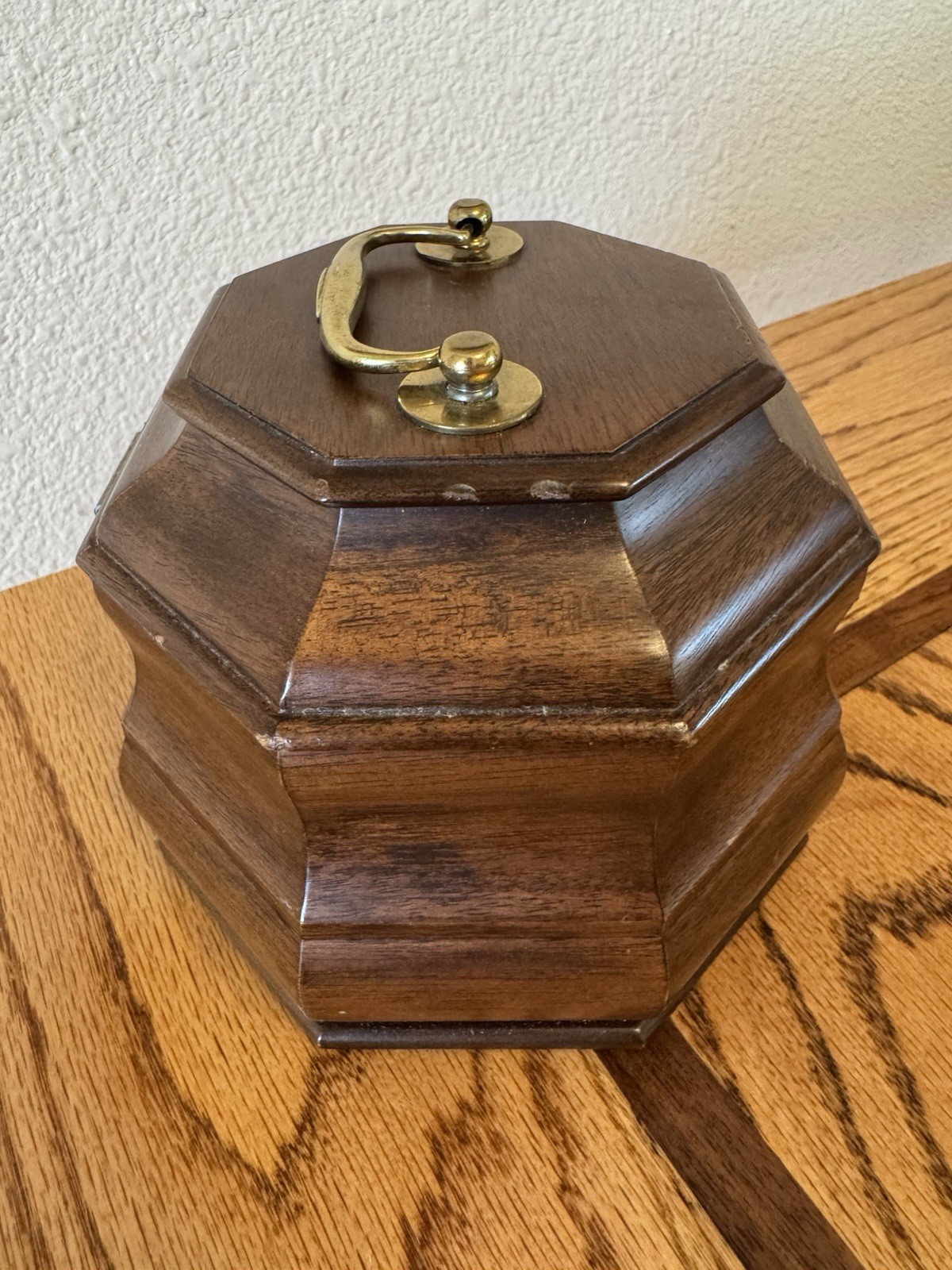 Virginia Metalcrafters Colonial Williamsburg Mahogany Tea Caddy no key gallery