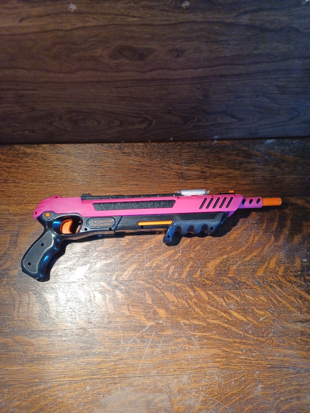 Bug-A-Salt The Original Salt Insect Gun In Rare Pink Color. Works Amazing!! gallery