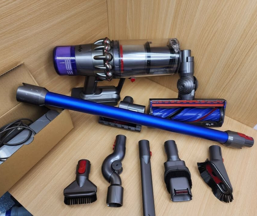 Dyson V11 Torque Drive+ Cordless Vacuum Cleaner with Extra Attachments gallery