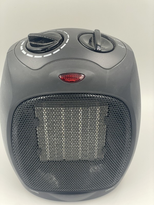 GreenTouch 1500W Oscillating Ceramic Heater with Adjustable Thermostat Black gallery