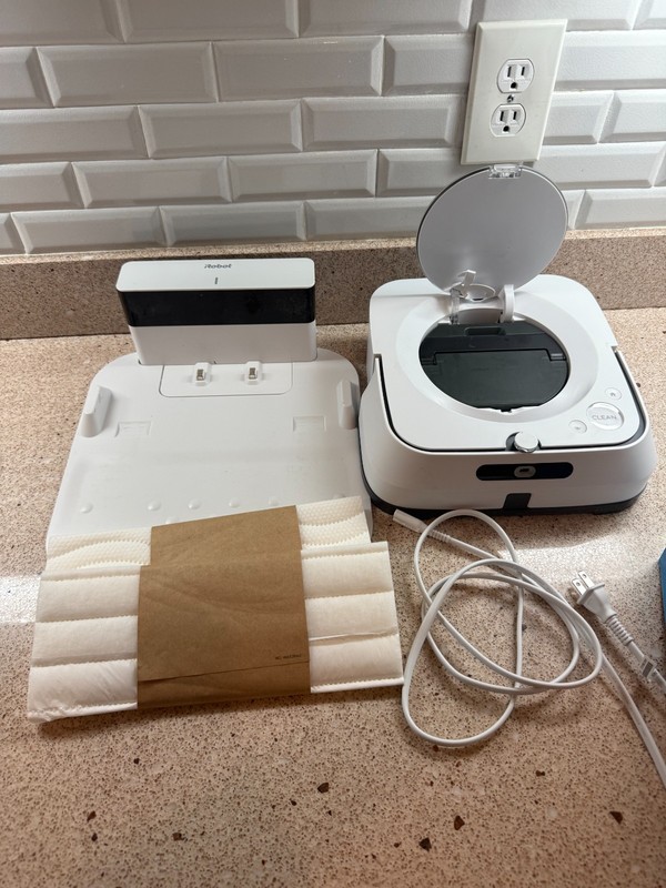 IROBOT BRAAVA JET M6 (6012) ULTIMATE ROBOT MOP-WI-FI CONNECTED -WHITE used worki gallery