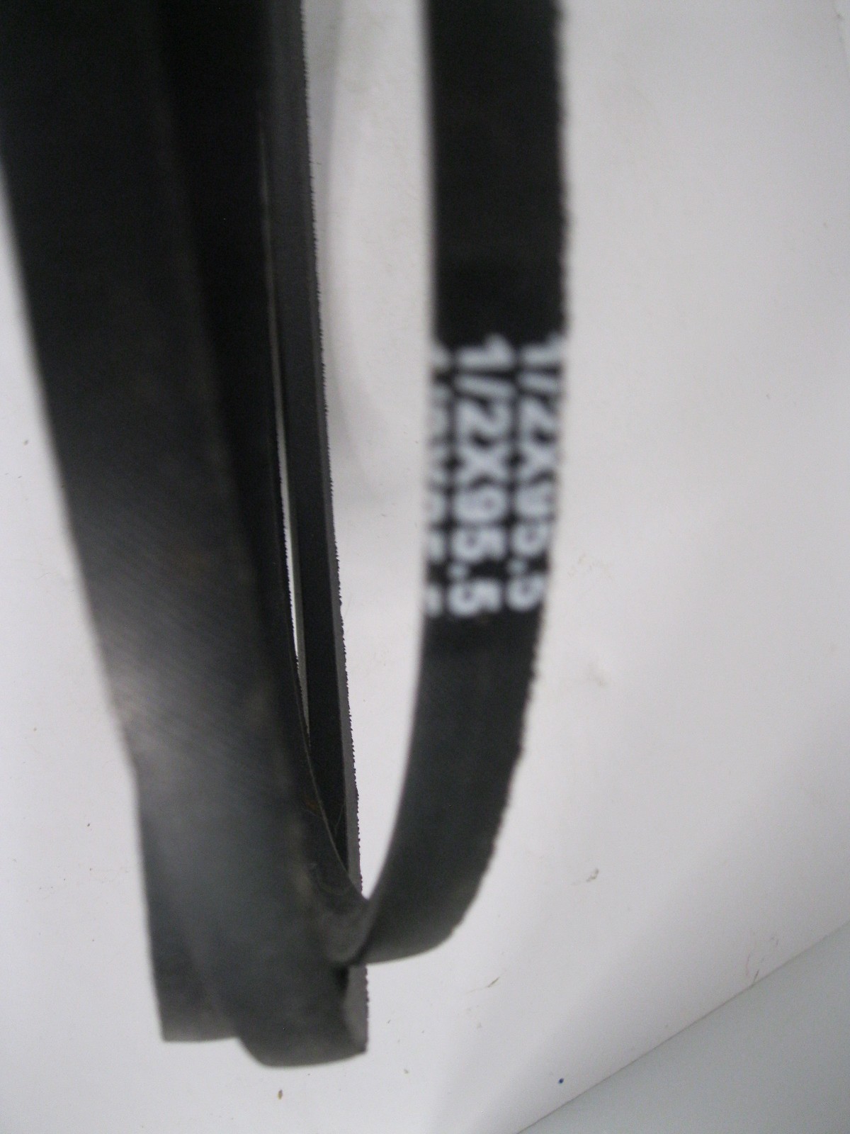 High-Quality Rubber Lawn Mower Deck Belt 1/2" x 95 1/2" Unbranded gallery