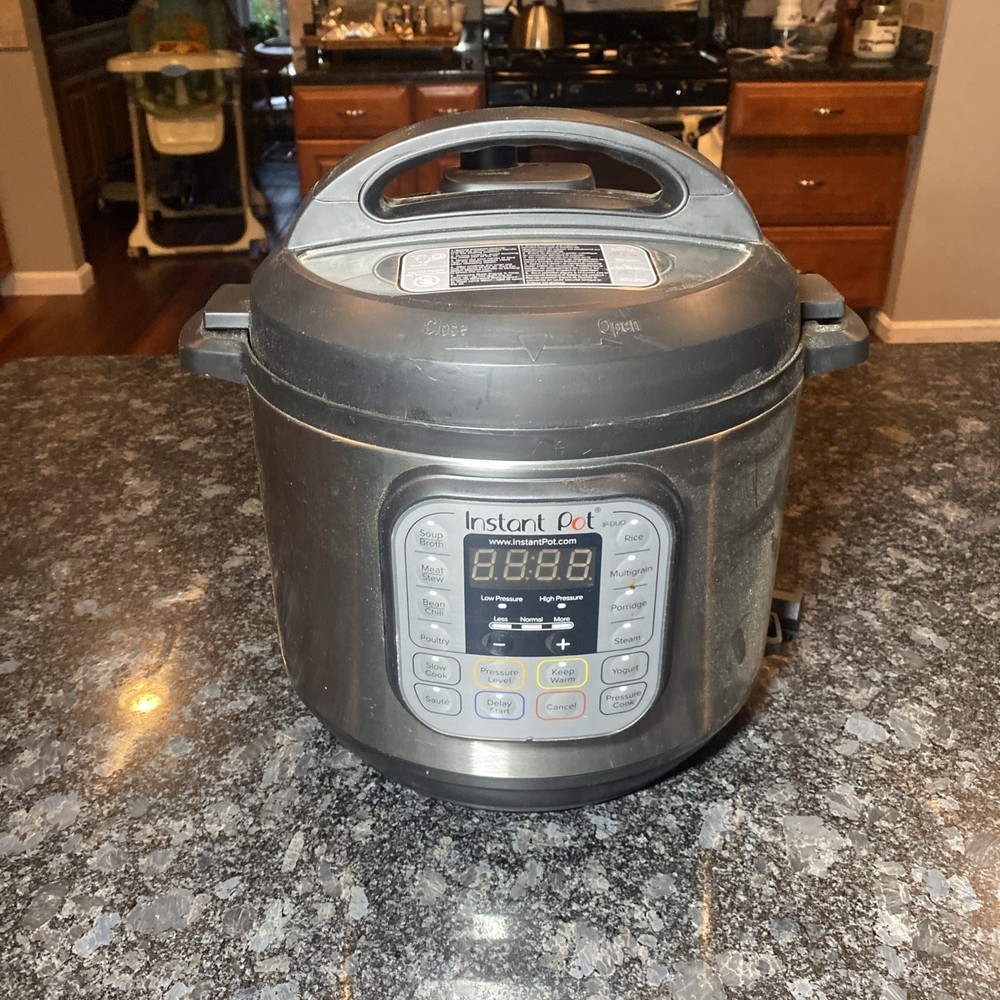 Instant Pot IP-DUO60 V3 6 Quart Programmable Pressure Cooker