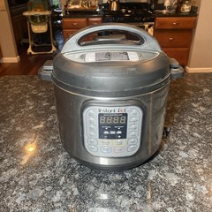 Instant Pot IP-DUO60 V3 6 Quart Programmable Pressure Cooker