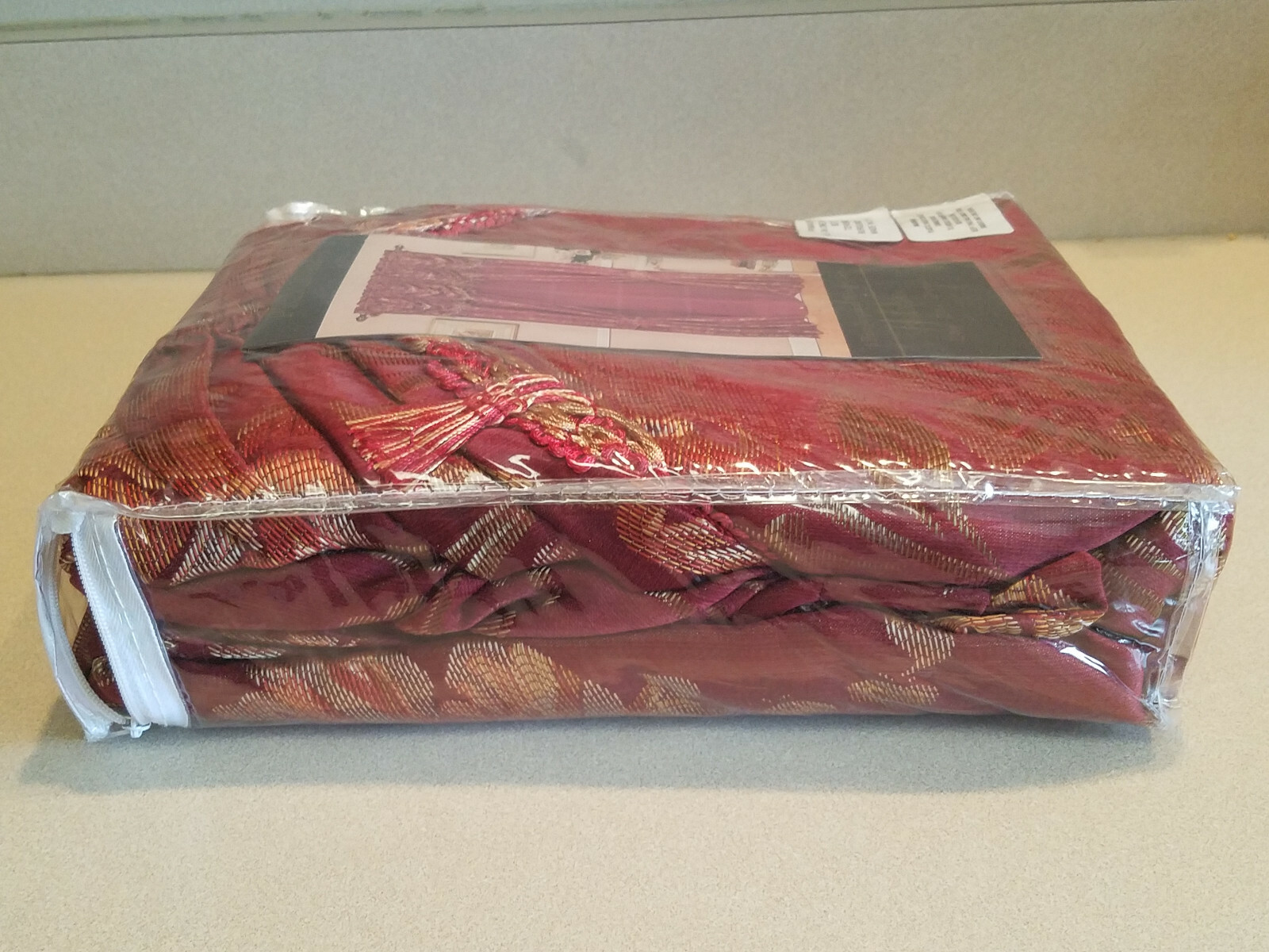 Primavera 6 Pc.Jacquard Window Set 58" x 84" Burgundy #72243BUR RN 59827 (NEW) gallery