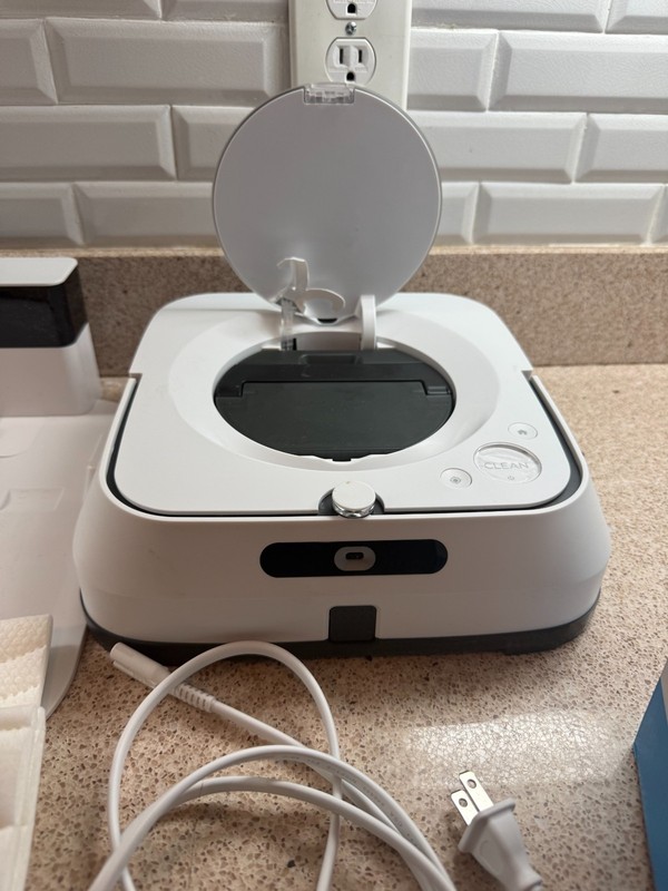 IROBOT BRAAVA JET M6 (6012) ULTIMATE ROBOT MOP-WI-FI CONNECTED -WHITE used worki gallery