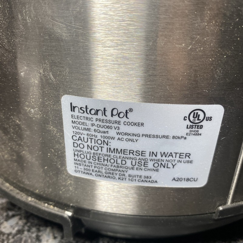 Instant Pot IP-DUO60 V3 6 Quart Programmable Pressure Cooker gallery