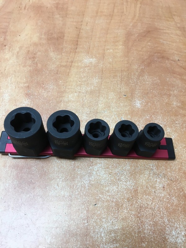 Mac Tools 5pc RBRT 3/8 dr SAE Impact Extractor Socket Set - 7/16 to 11/16" gallery