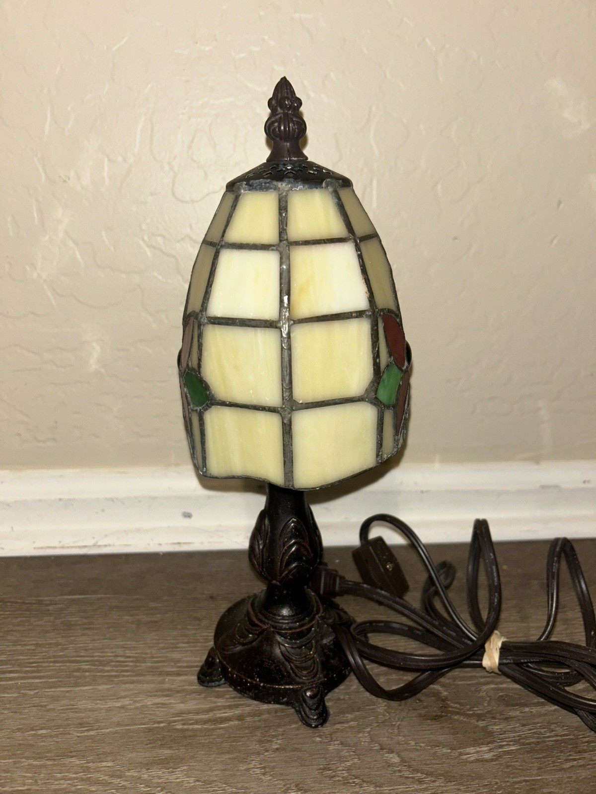 Cracker Barrel Tiffany Style Stained Glass POINSETTIA Mini Lamp vintage gallery