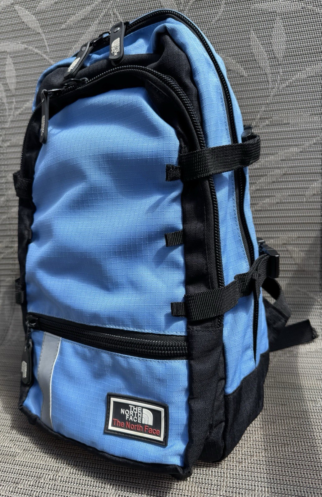The North Face Base Camp Light Blue/Black Backpack Medium Ultralight Pre Owned 4