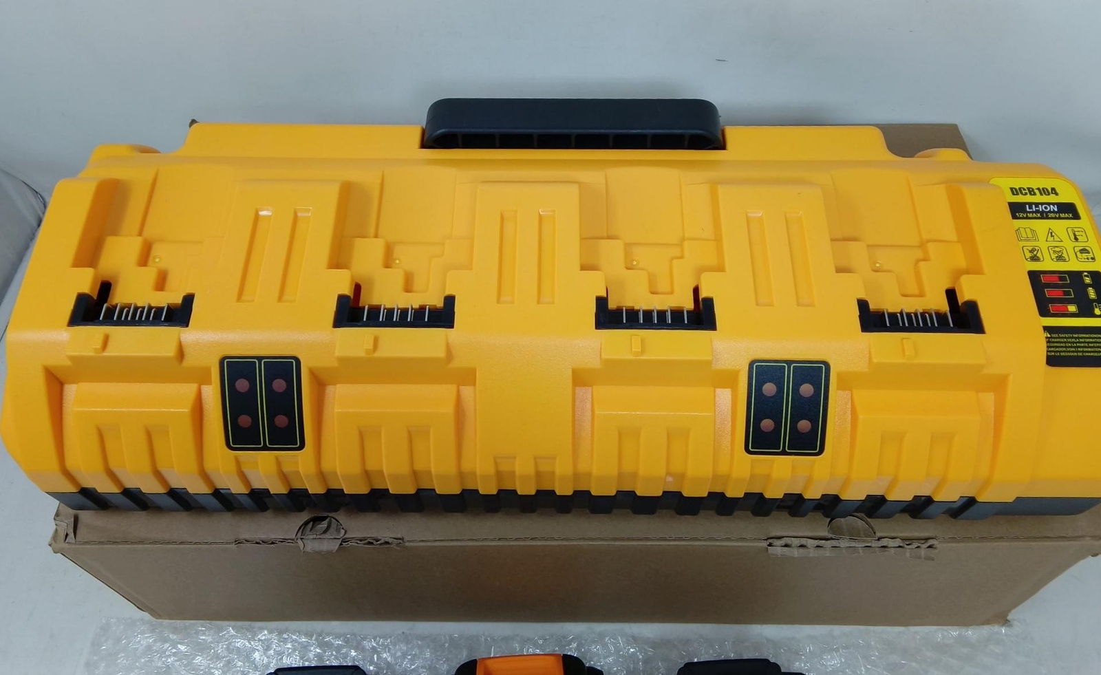 NEW Charger For DEWALT 4-Port DCB104 Charger 20V Lithium DCB200 DCB205-2 Battery gallery