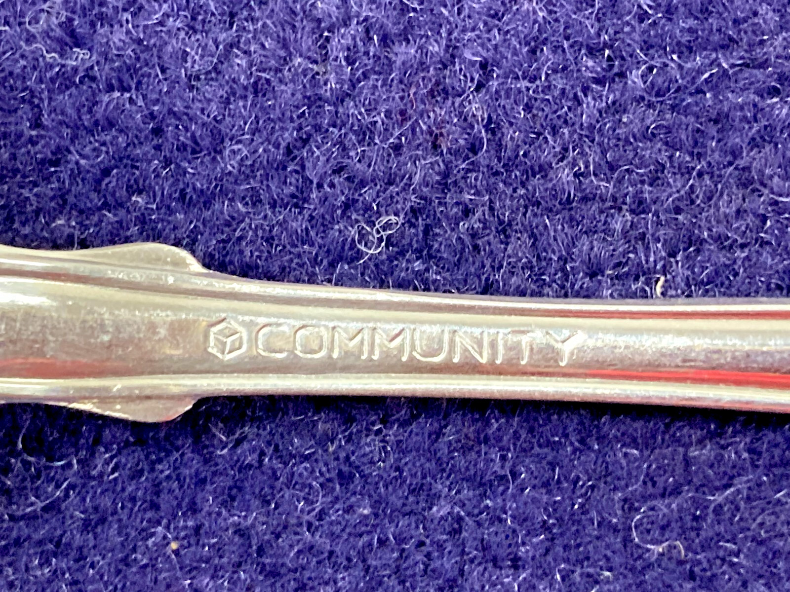 LOT OF 6: Oneida CLASSIC SHELL silver plate Community Salad, Desert forks 5 5/8" gallery