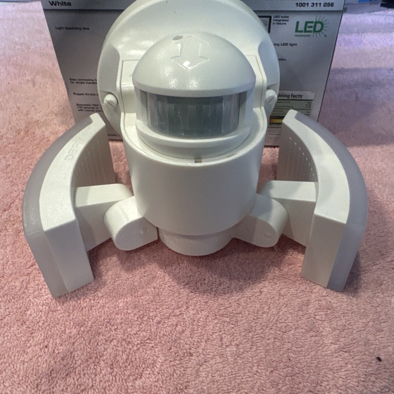 Defiant LED Motion Sensor Hardwired Outdoor Wall Security Light, White 1600lm gallery