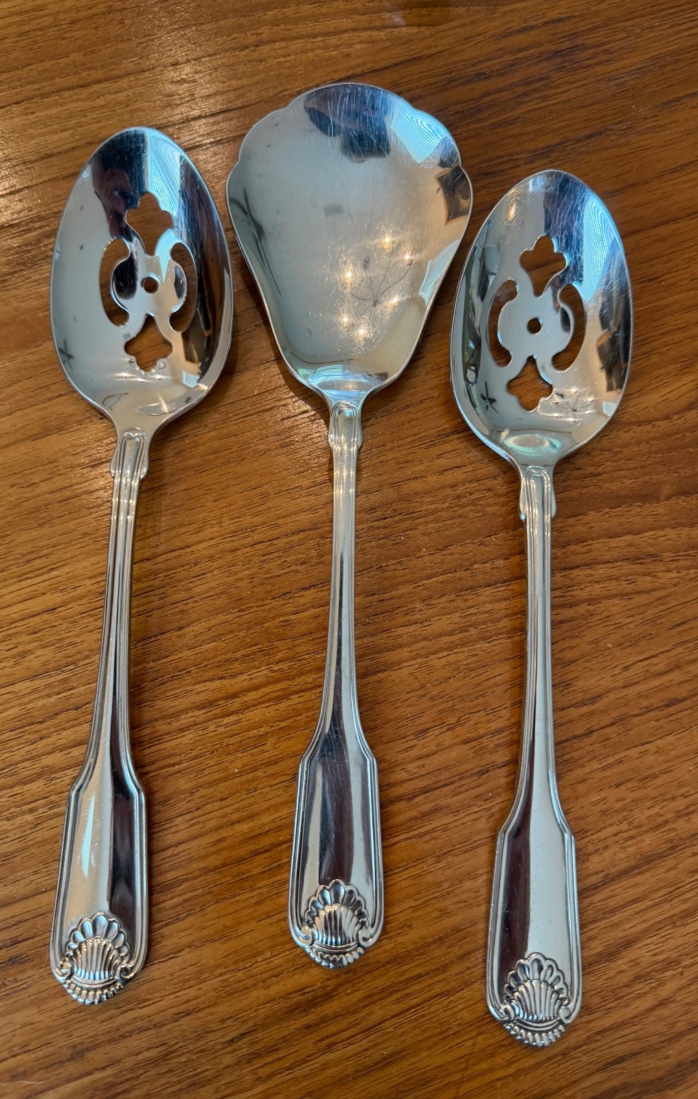 Oneida Classic Shell Stainless Set 3 Casserole Serve Spoon1 &Slotted spoons 2 gallery
