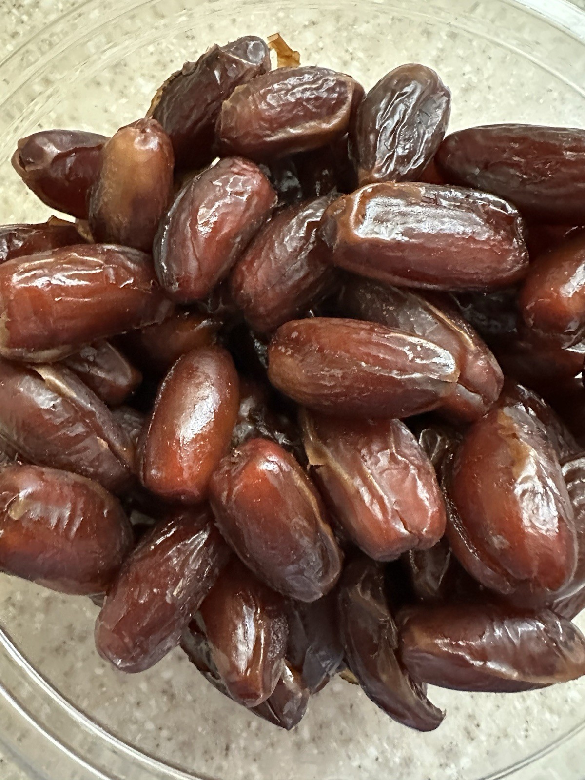 Organic Jumbo Dates,Fresh & Juicy 680g gallery