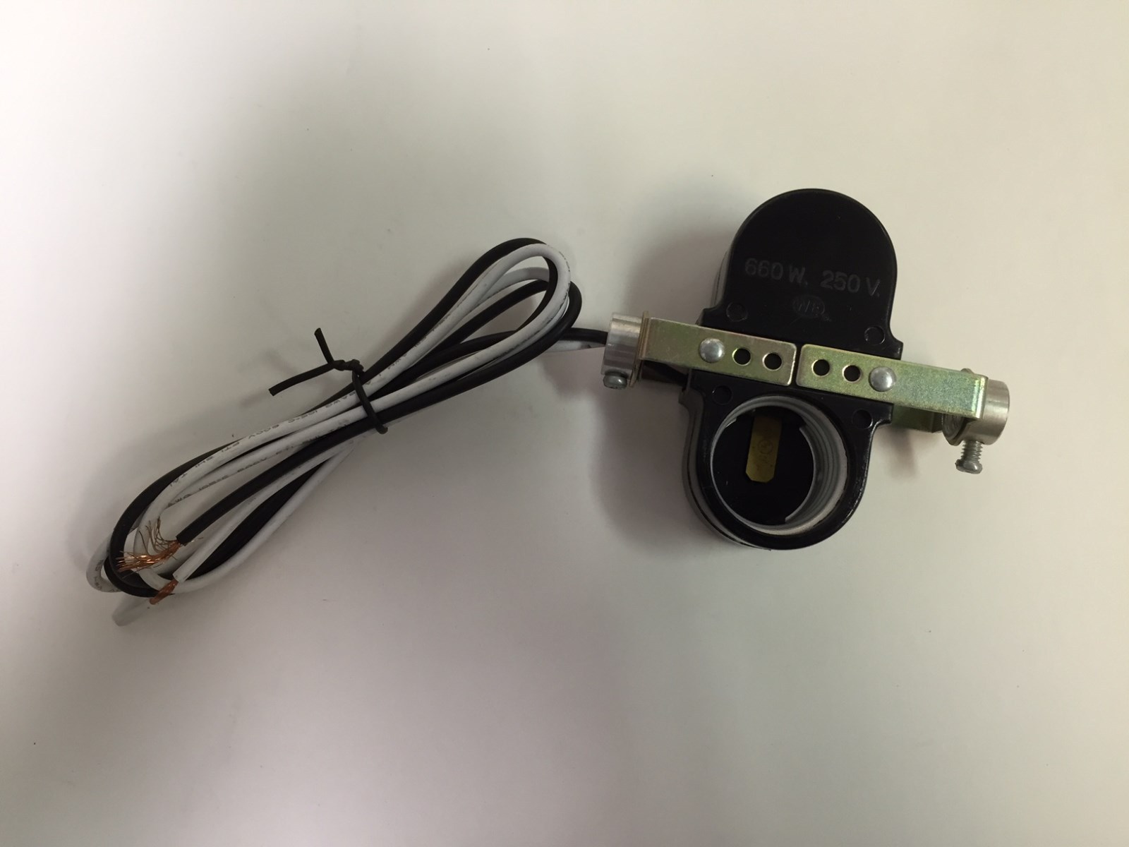 ADL D610 Phenolic E26 Medium Base Socket SWITCHLESS 2-Light Offset Cluster gallery