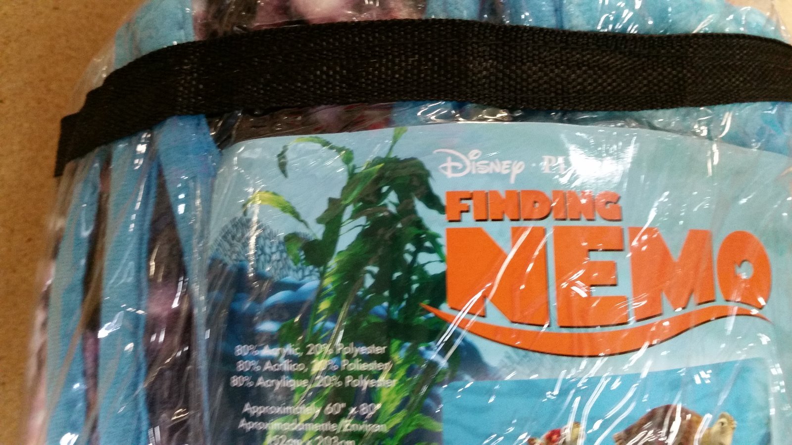 BRAND NEW OFFICIAL DISNEY FINDING DORY NEMO ACRYLIC TWIN SIZE 60X80 BLANKET gallery