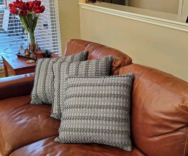 Bernhardt Wool Blend Throw 3 Pillows 21x21 Gray Duck Feather Blend Fill Luxe EUC gallery