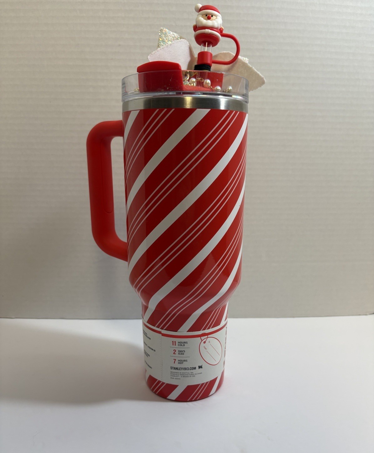 Stanley 40Oz Quencher H2.0 FlowState Tumbler festive Candy Cane Twist gallery