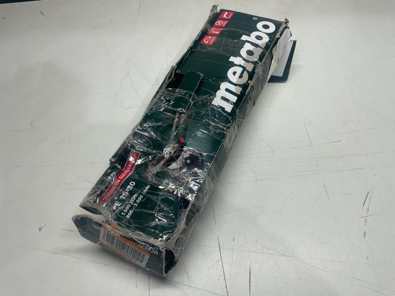 Metabo 7-Inch Variable Speed Polisher PE 15-30 615300420 Green gallery
