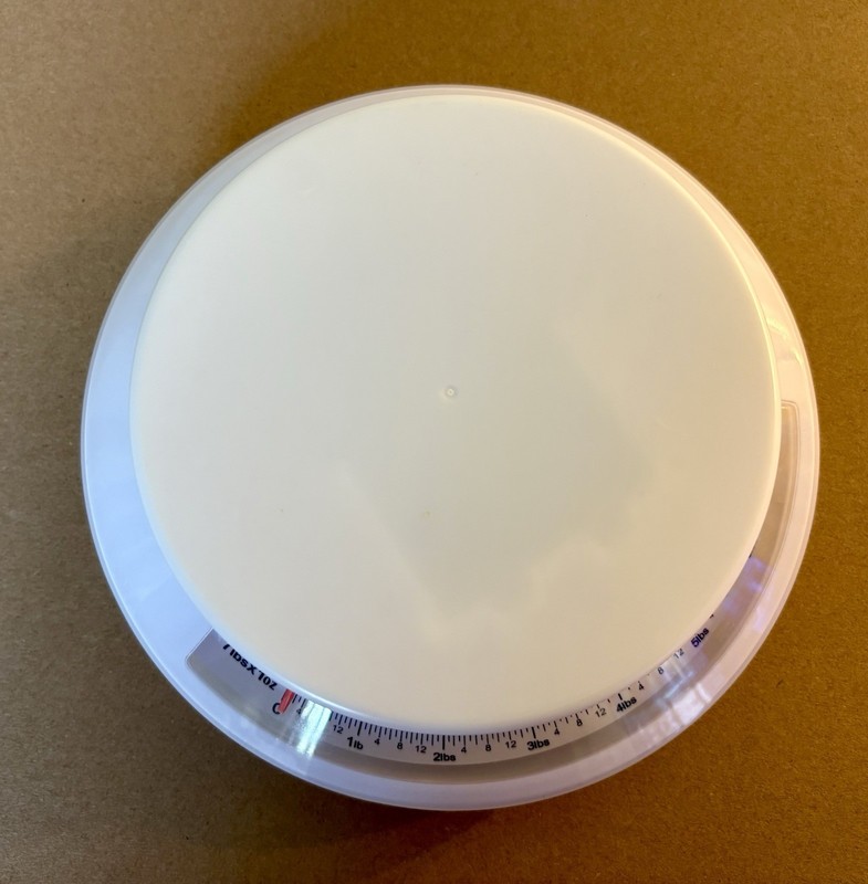 ADJUSTABLE KITCHEN SCALE White Plastic Round Measures LBS & KG Up To 7lbs 3Kg gallery