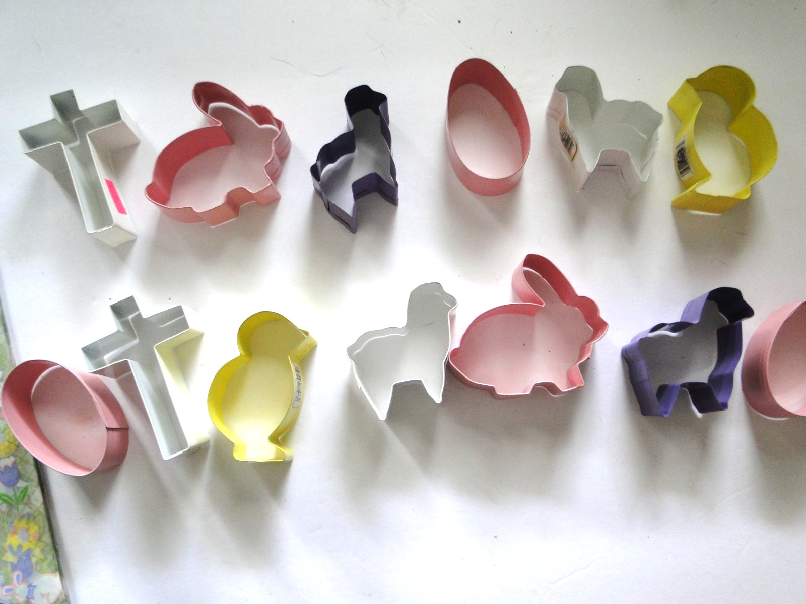 New Vintage Wilton Color Metal Easter Cookie Cutter Set, 13 ct. Lot 1A gallery