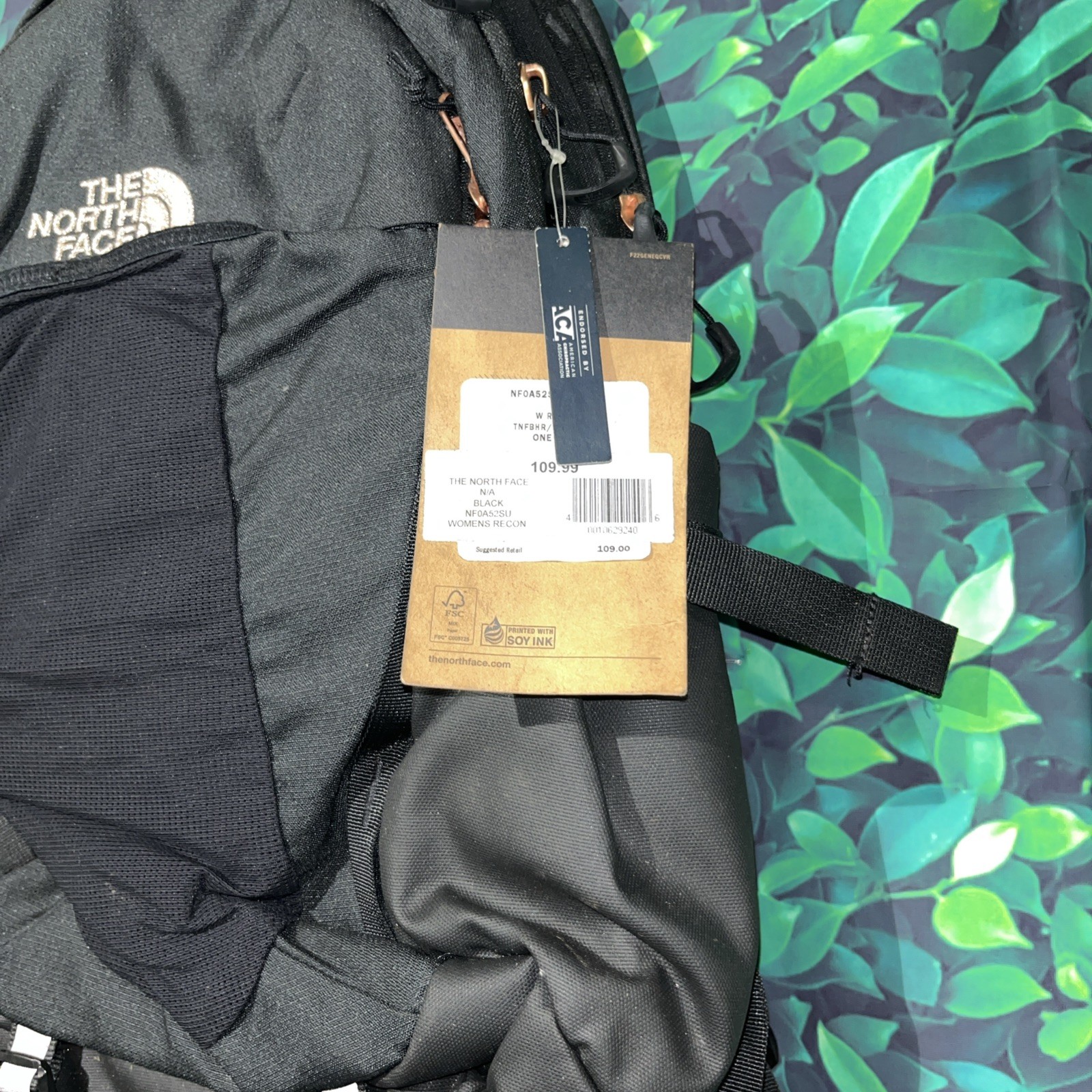 The North Face Women’s Recon Backpack Black With Defects  2