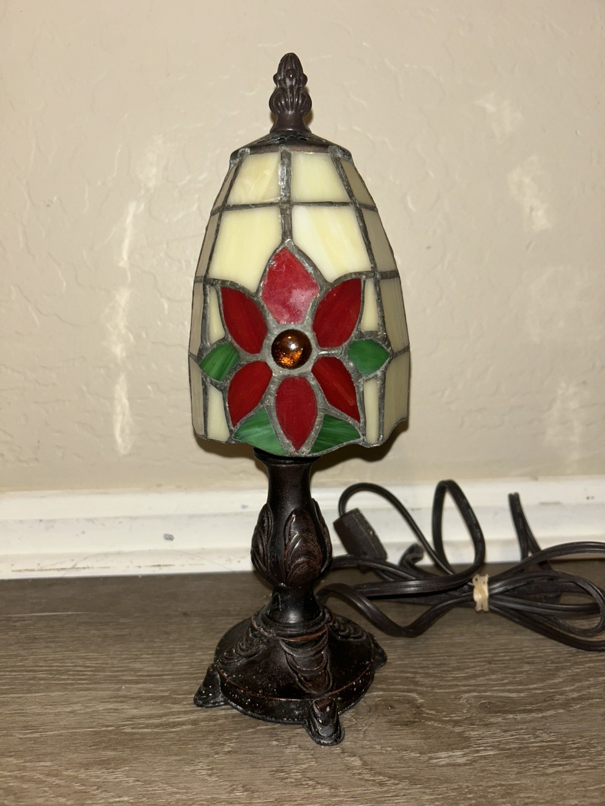 Cracker Barrel Tiffany Style Stained Glass POINSETTIA Mini Lamp vintage gallery