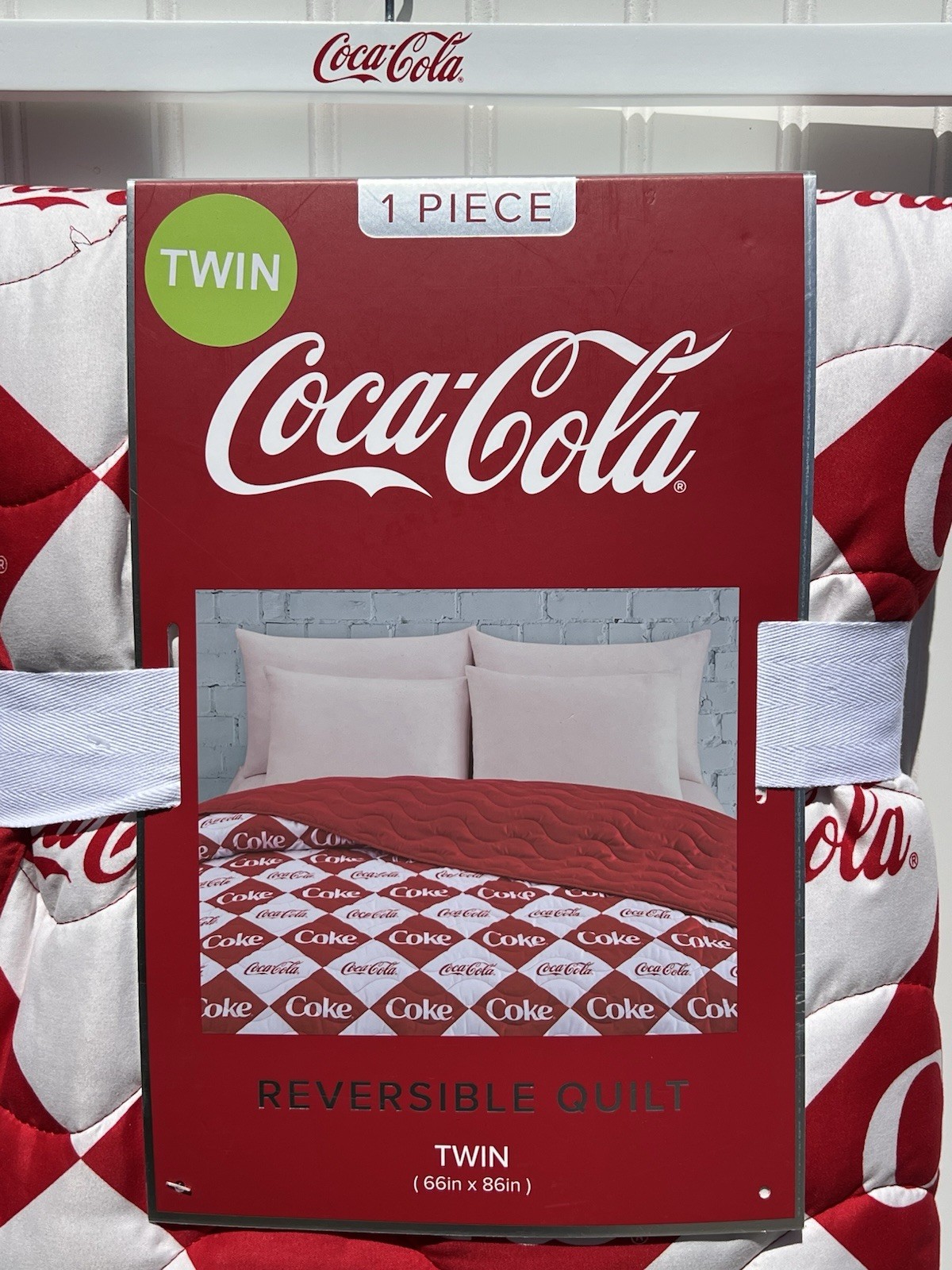Coca-Cola/Coke Red REVERSIBLE QUILT TWIN Size 66in x 86in 100% Polyester NWT gallery