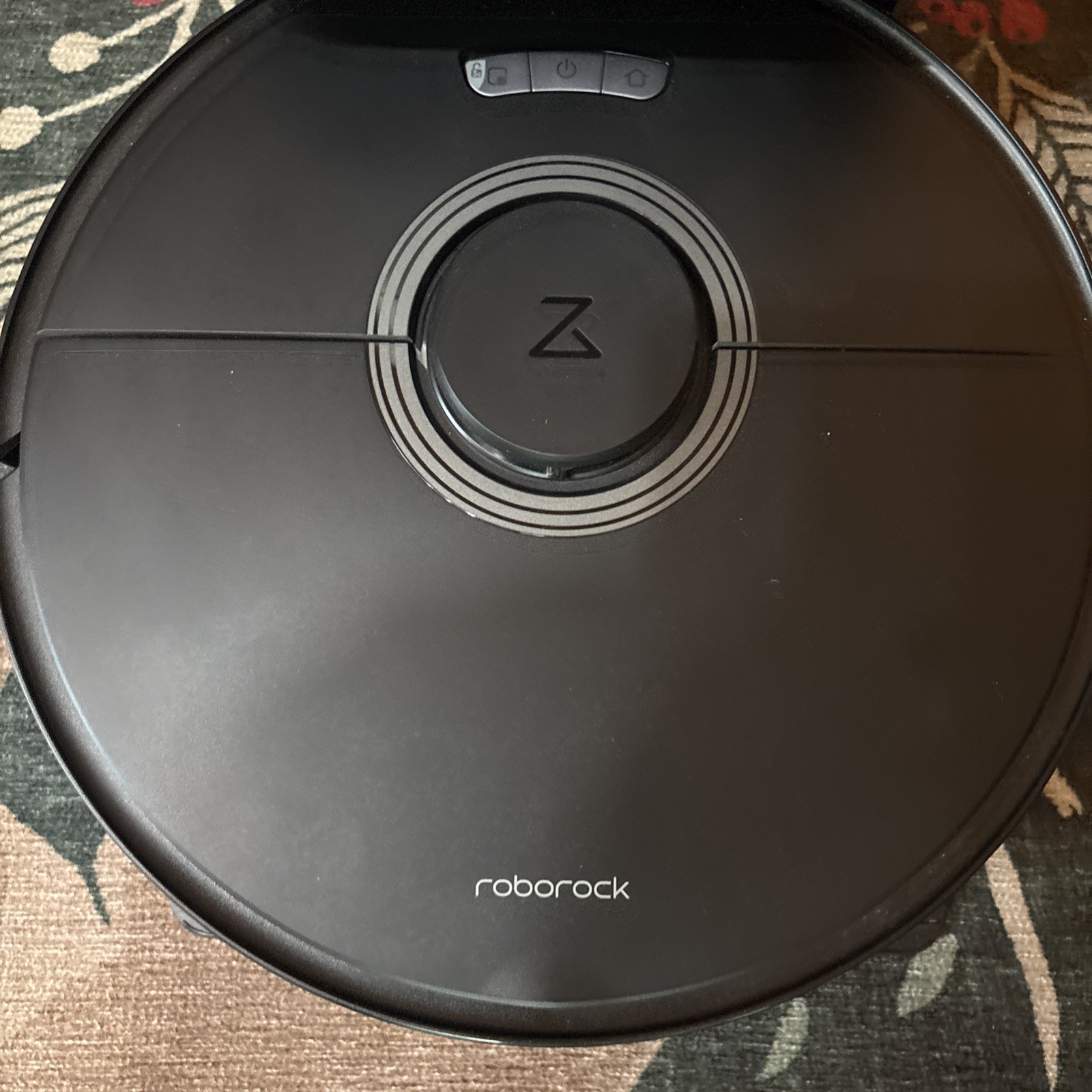 Roborock Q7 Max+ Self-Emptying Robot Vacuum Cleaner - Only Used For 3 Months gallery