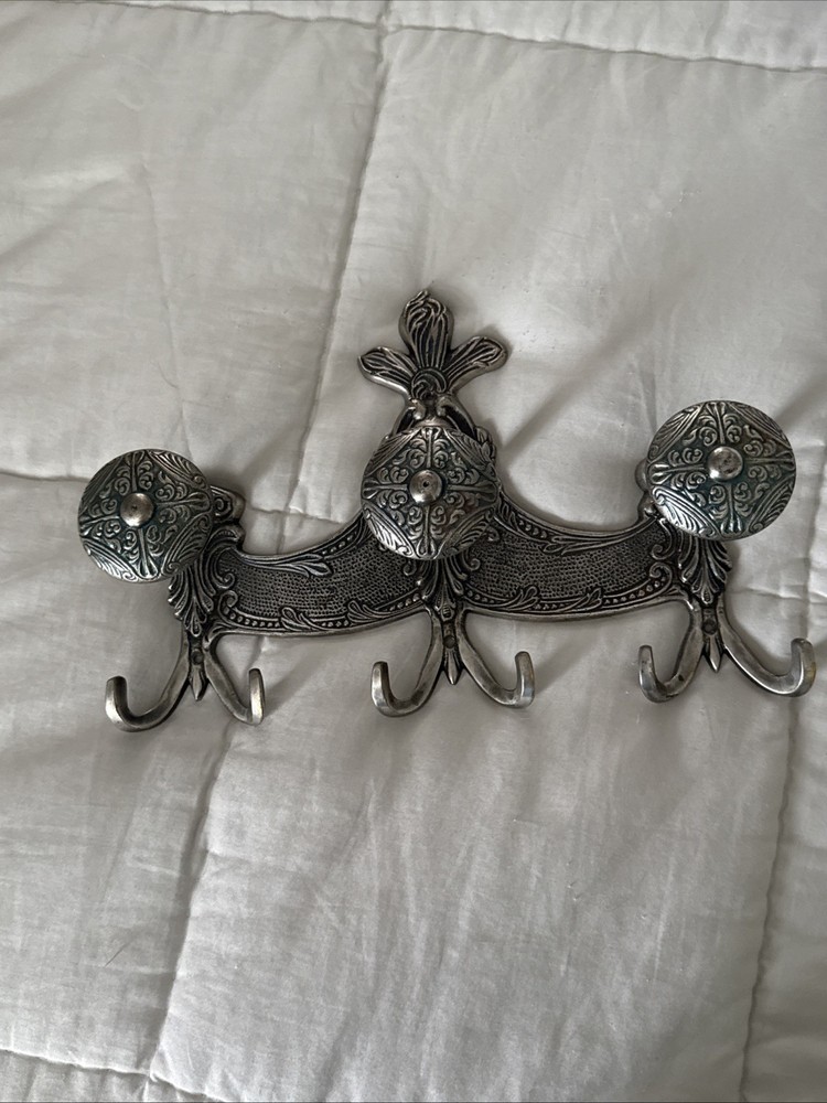 VTG Victorian Style Wall Mount Coat Rack Silver Tone