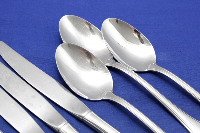 9 pieces glossy stainless flatware MIDTOWNE 1995 Oneida USA forks knives spoon gallery