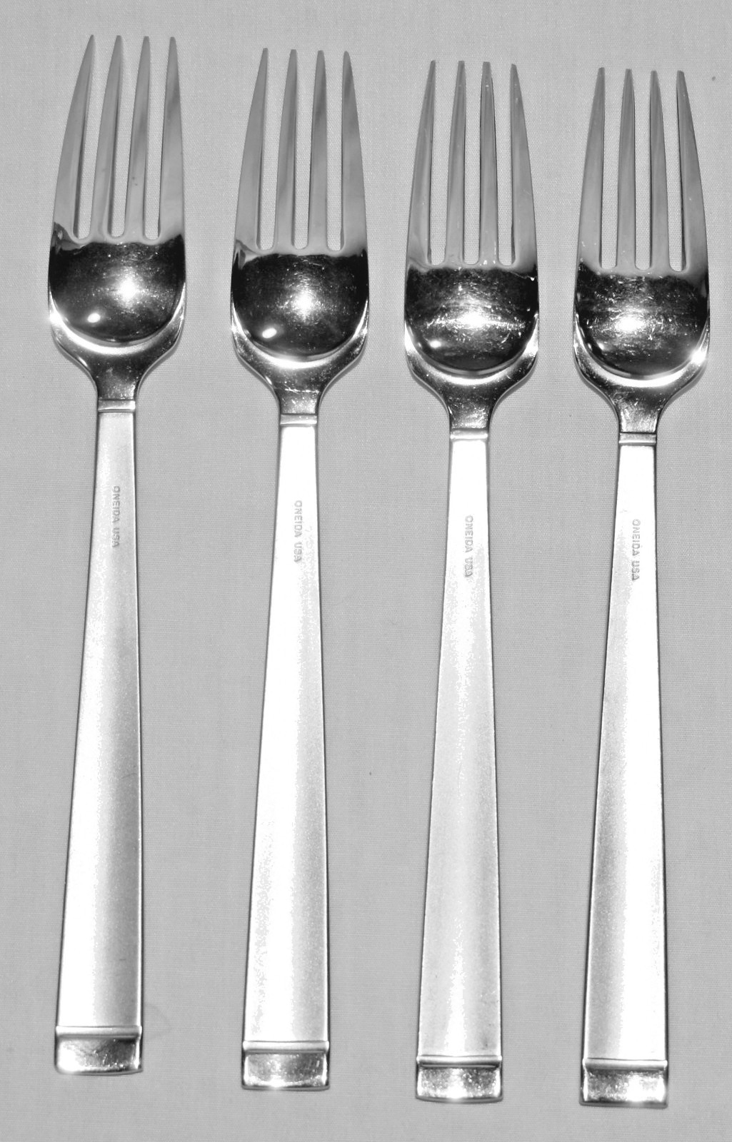 4 Oneida Frost Pattern Stainless Steel Flatware Dinner Forks 7 3/4" gallery