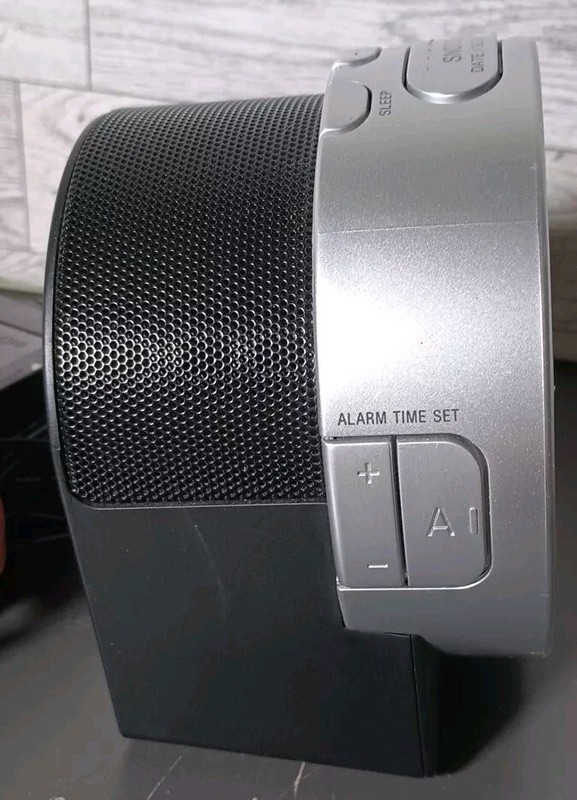 Sony Dream Machine ICF-C7iP FM/AM Clock Radio 30 Pin iPod / iPhone Dock Tested gallery