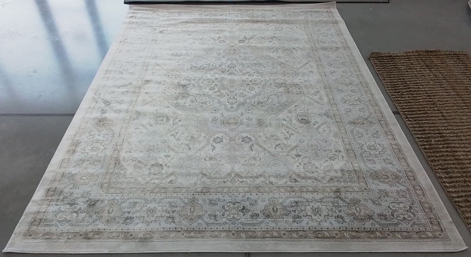 CREAM / BEIGE 6'-7" x 9'-0" Back Stain Rug, Reduced Price 1172784597 ISA916B-7 gallery