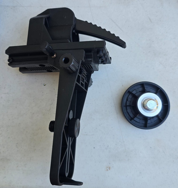 FIRECORE 12FT Laser Level Pole with Tripod gallery