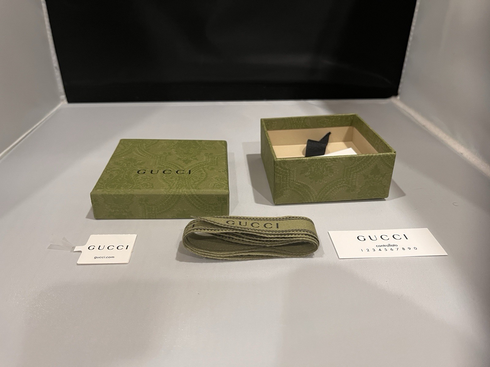 Gucci Small Green Brocade Gift Empty Jewelry Box Wallet - Empty 3” x 3” x 1.5” gallery