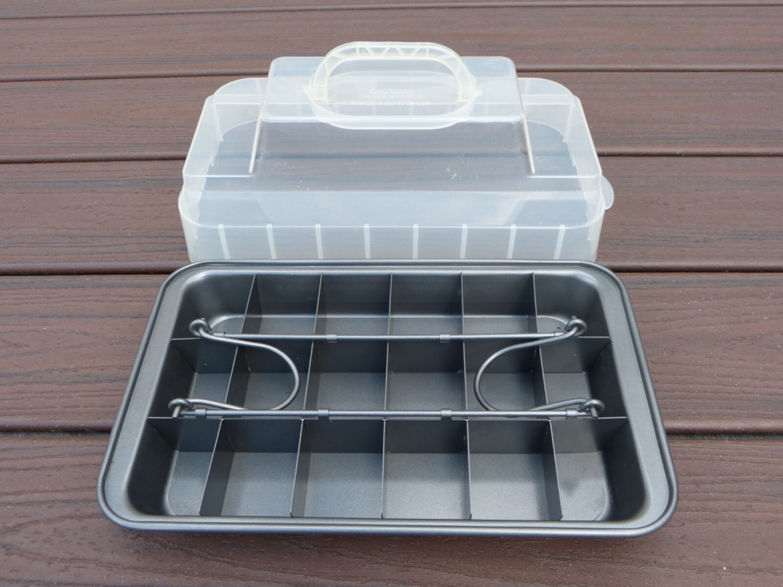 Four piece Brownie Tray with Divider, Snap-Down Plastic Lid, Removable Bottom gallery