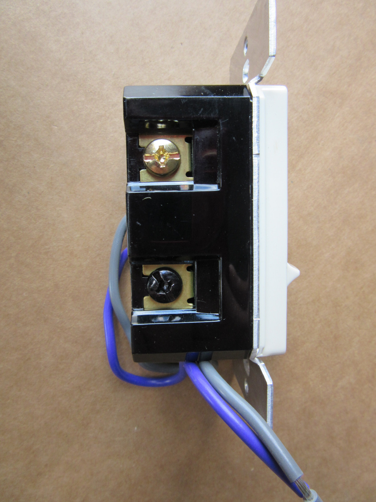 Arrow Hart SF10P-LA Slide Dimmer 0-10V, 120/277V Color Light Almond New in Box gallery