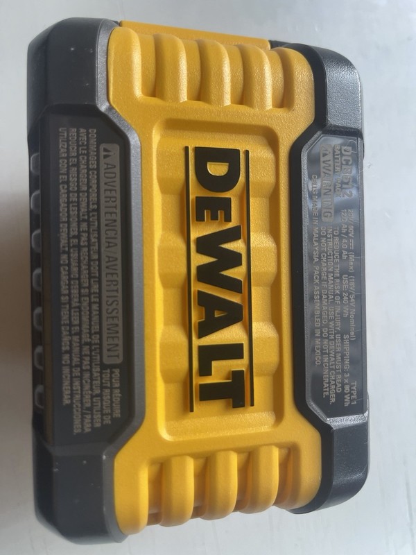 DEWALT DCB612 20v/60v Max FLEXVOLT 12Ah Battery gallery