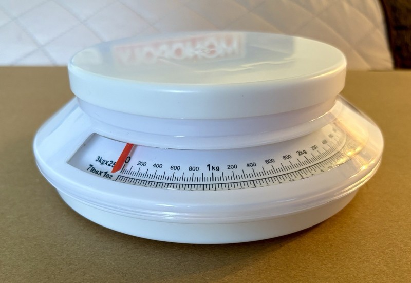 ADJUSTABLE KITCHEN SCALE White Plastic Round Measures LBS & KG Up To 7lbs 3Kg gallery