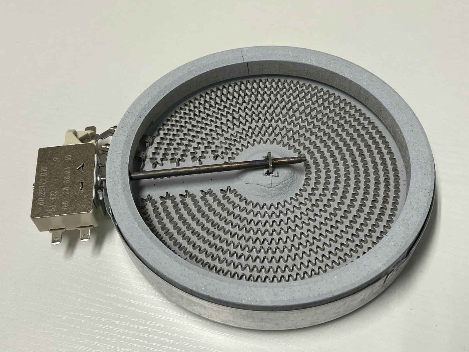 GENUINE OEM Samsung Range Radiant Surface Element, 6-in DG47-00060A gallery