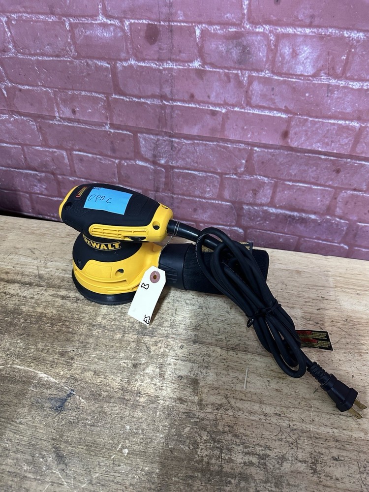 Dewalt DWE6423 5 inch Corded Variable Speed Random Orbit Sander (Used) DPS-C