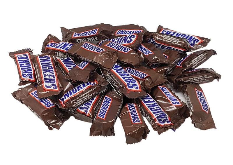 SNICKERS Milk Chocolate, Fun Size Candy Bars, Individually Wrapped (2 Pounds) gallery