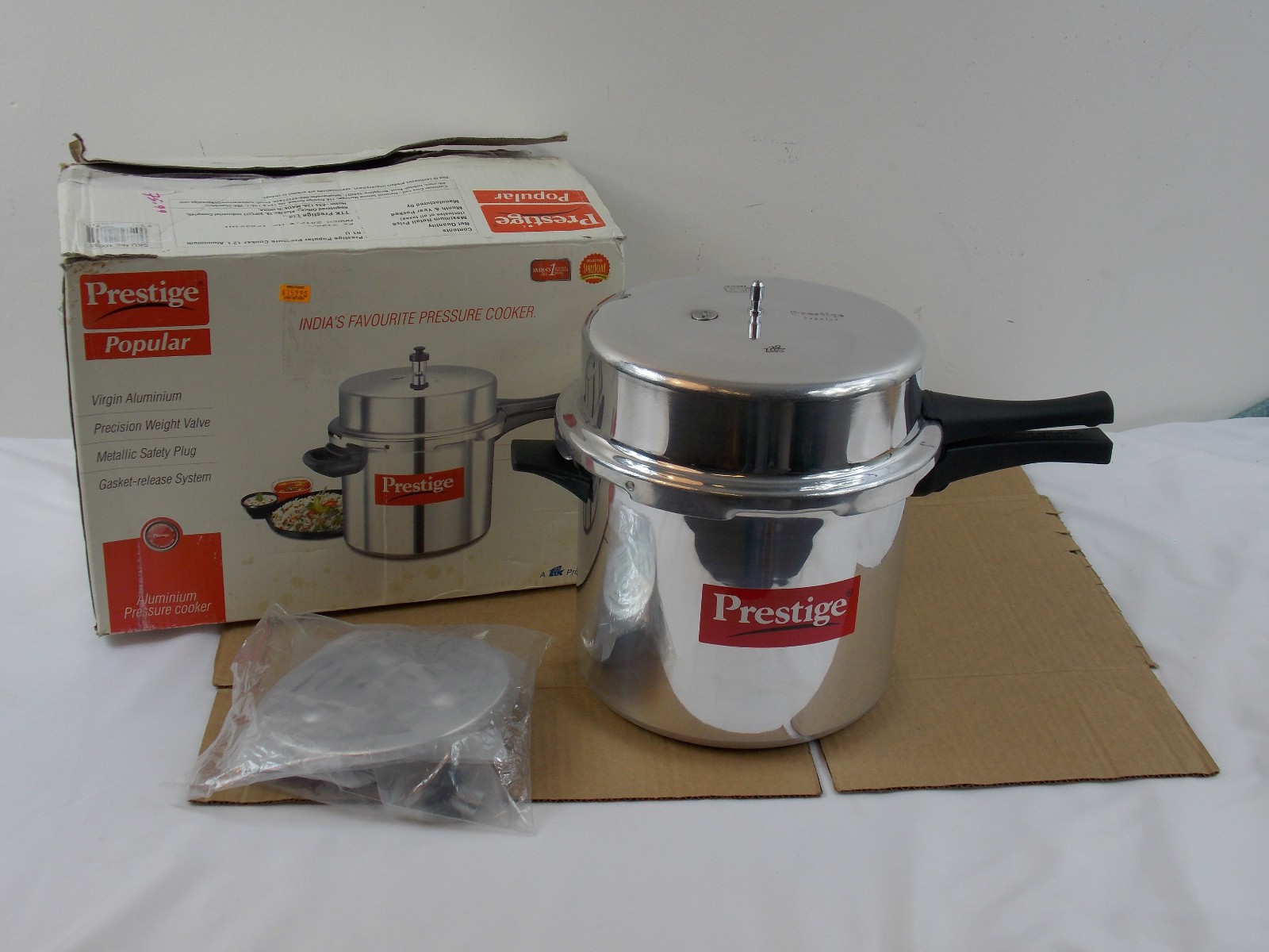 Prestige Popular Virgin Aluminium Pressure Cooker 12 Liters / 12.68 Quarts gallery